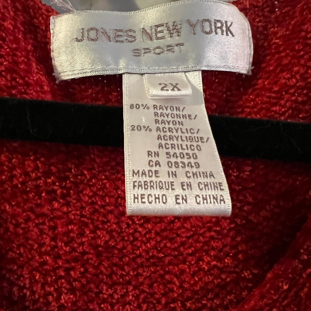 Beautiful red long sleeved top by Jones NY Sport 2x soft and warm